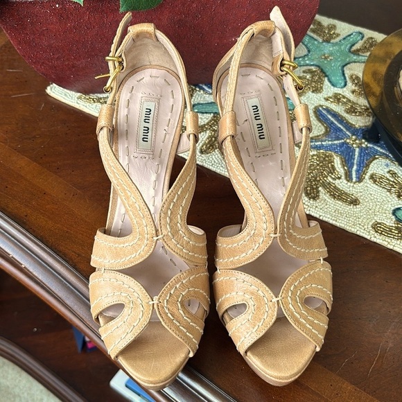 MIU MIU Leather Platform High Heels Neutral Tan Stitched Peep Toe Slingback - Picture 14 of 14